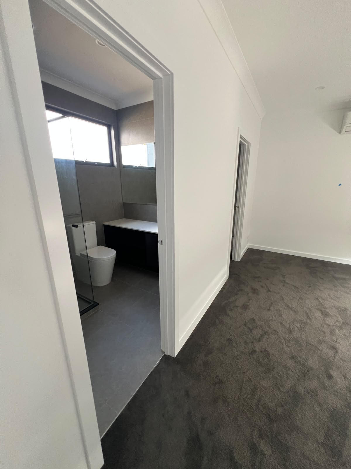 Master bedroom with attached toilet photo 2